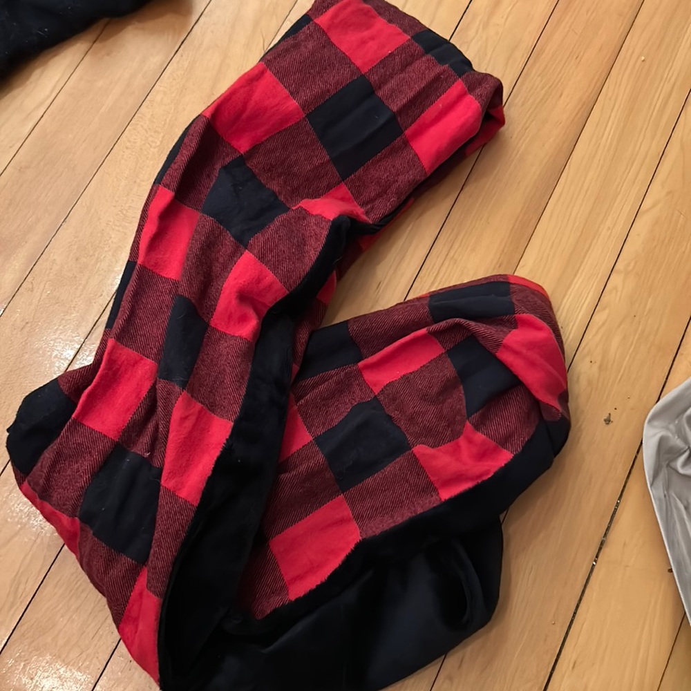 Black and red infinity scarf fluffy on the inside one size